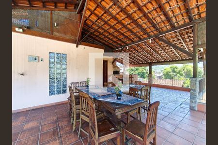 Casa à venda com 400m², 4 quartos e 5 vagasTerraço