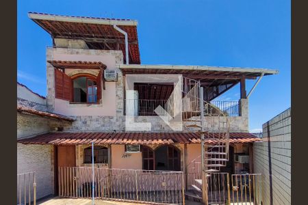 Casa à venda com 400m², 4 quartos e 5 vagasFachada