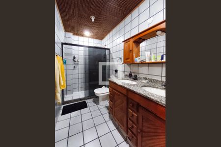 Casa à venda com 400m², 4 quartos e 5 vagasBanheiro 