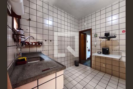 Casa à venda com 400m², 4 quartos e 5 vagasCozinha 1