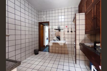 Casa à venda com 400m², 4 quartos e 5 vagasCozinha 1