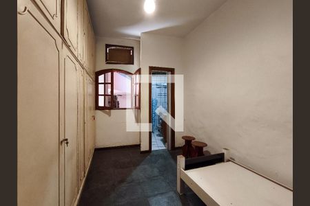 Casa à venda com 400m², 4 quartos e 5 vagasSuíte 2