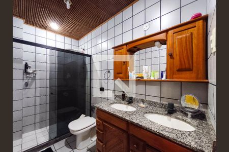 Casa à venda com 400m², 4 quartos e 5 vagasBanheiro 2