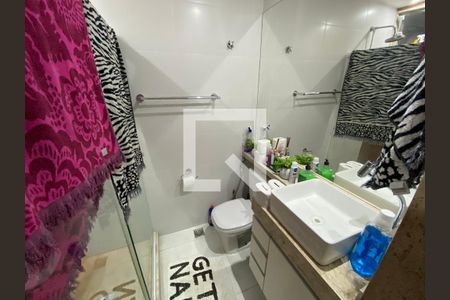 Apartamento para alugar com 60m², 2 quartos e sem vagaBanheiro