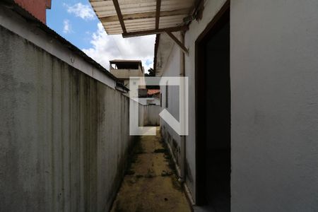 Casa à venda com 220m², 2 quartos e 4 vagasQuintal