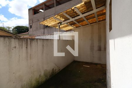 Casa à venda com 220m², 2 quartos e 4 vagasQuintal