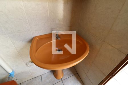 Casa à venda com 220m², 2 quartos e 4 vagasBanheiro - Pia