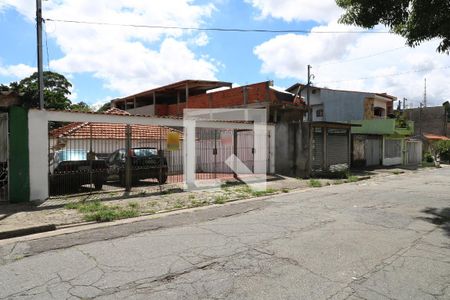 Casa à venda com 220m², 2 quartos e 4 vagasFachada