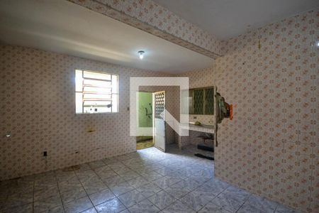 Casa para alugar com 55m², 2 quartos e 2 vagas Casa para alugar com 55m², 2 quartos e 2 vagasCozinha