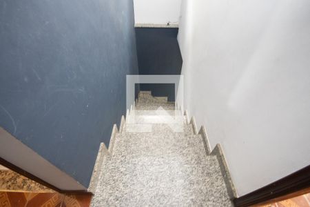 Casa à venda com 120m², 2 quartos e 3 vagasEscada