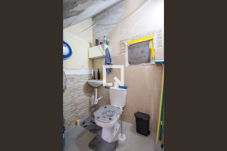 Casa à venda com 107m², 3 quartos e 2 vagas Casa à venda com 107m², 3 quartos e 2 vagasBanheiro de serviço