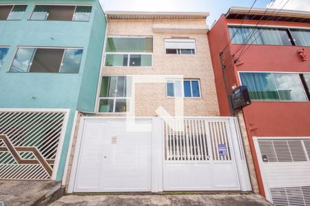 Casa à venda com 107m², 3 quartos e 2 vagas Casa à venda com 107m², 3 quartos e 2 vagasFachada