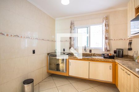 Casa à venda com 107m², 3 quartos e 2 vagas Casa à venda com 107m², 3 quartos e 2 vagasCozinha