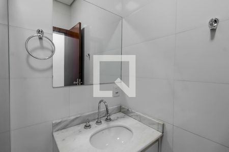 Casa para alugar com 120m², 2 quartos e 2 vagas Casa para alugar com 120m², 2 quartos e 2 vagasBanheiro