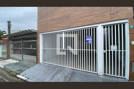 Casa para alugar com 120m², 2 quartos e 2 vagas Casa para alugar com 120m², 2 quartos e 2 vagasFachada