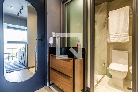 Banheiro de kitnet/studio à venda com 1 quarto, 19m² em Pinheiros, São Paulo