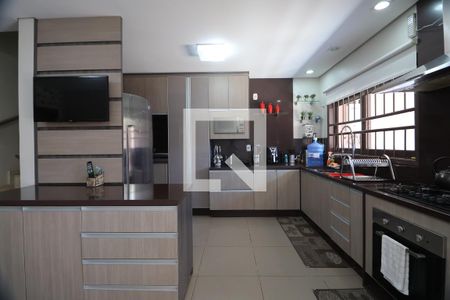 Casa à venda com 192m², 2 quartos e 2 vagasCozinha - Armários