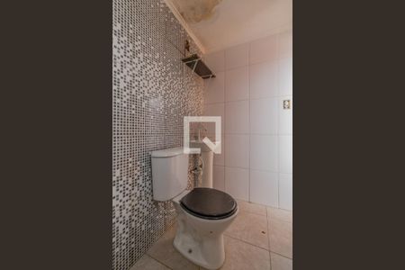 Banheiro  de casa para alugar com 1 quarto, 100m² em Jardim Eliane, São Paulo