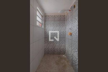 Banheiro  de casa para alugar com 1 quarto, 100m² em Jardim Eliane, São Paulo