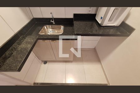 Apartamento à venda com 36m², 2 quartos e sem vaga Apartamento à venda com 36m², 2 quartos e sem vagaCozinha e Área de Serviço