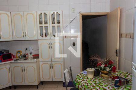 Casa para alugar com 90m², 4 quartos e 2 vagasCozinha