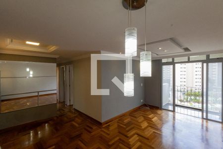 Sala  de apartamento para alugar com 3 quartos, 74m² em Vila Sofia, São Paulo