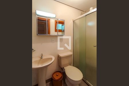 Apartamento para alugar com 263m², 4 quartos e 2 vagasBanheiro de serviço 