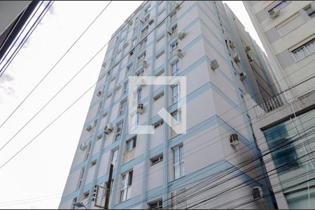 Apartamento para alugar com 65m², 2 quartos e 1 vagaFachada