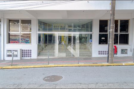 Apartamento para alugar com 65m², 2 quartos e 1 vagaFachada