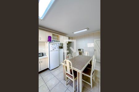 Casa à venda com 230m², 3 quartos e 2 vagasCozinha