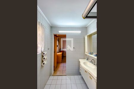 Casa à venda com 230m², 3 quartos e 2 vagasBanheiro da Suíte