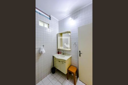 Casa à venda com 230m², 3 quartos e 2 vagasBanheiro