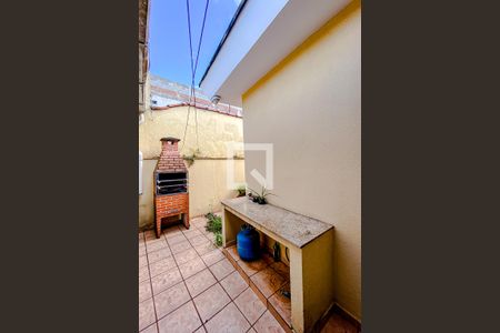 Casa à venda com 230m², 3 quartos e 2 vagasÁrea externa