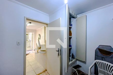 Casa à venda com 230m², 3 quartos e 2 vagasÁrea de Serviço