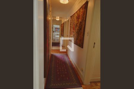 Corredor de apartamento à venda com 3 quartos, 136m² em Higienópolis, São Paulo