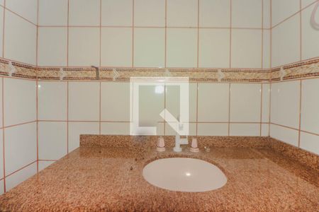 Casa de condomínio à venda com 65m², 2 quartos e 1 vaga Casa de condomínio à venda com 65m², 2 quartos e 1 vagaBanheiro