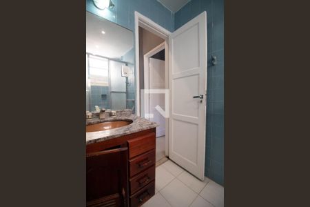 Apartamento à venda com 70m², 2 quartos e sem vagaBanheiro social