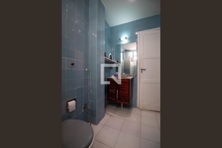 Apartamento à venda com 70m², 2 quartos e sem vagaBanheiro social