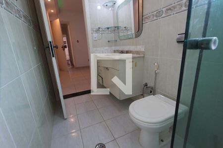 Casa à venda com 160m², 2 quartos e 2 vagasBanheiro da Suíte 1