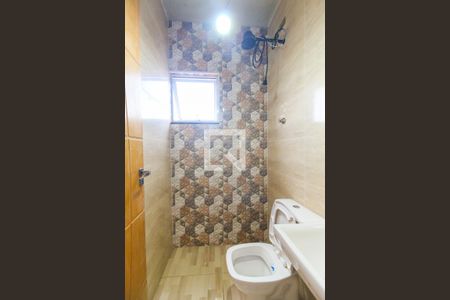 Casa de condomínio à venda com 380m², 3 quartos e 2 vagas Casa de condomínio à venda com 380m², 3 quartos e 2 vagasBanheiro de Serviço