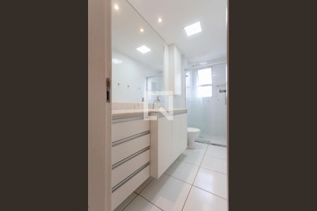 Apartamento para alugar com 54m², 2 quartos e 1 vaga Apartamento para alugar com 54m², 2 quartos e 1 vagaBanheiro da Suíte