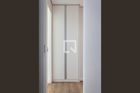 Apartamento para alugar com 54m², 2 quartos e 1 vaga Apartamento para alugar com 54m², 2 quartos e 1 vagaCorredor - Armário
