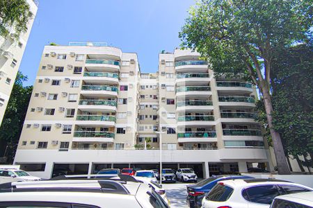 Apartamento para alugar com 128m², 4 quartos e 2 vagasFachada