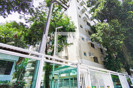 Apartamento para alugar com 128m², 4 quartos e 2 vagasFachada