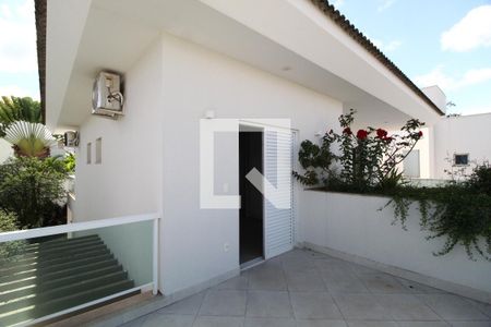 Casa de condomínio para alugar com 300m², 4 quartos e 4 vagasSacada do Quarto 2