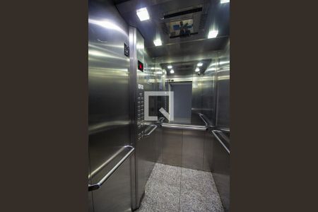 Apartamento à venda com 52m², 2 quartos e sem vagaÁrea comum / Elevador