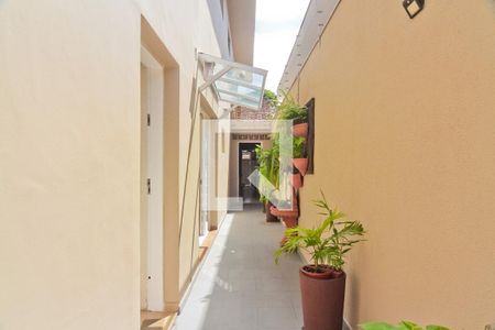 Casa à venda com 131m², 2 quartos e 2 vagas Casa à venda com 131m², 2 quartos e 2 vagasÁrea externa