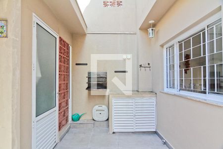 Casa à venda com 131m², 2 quartos e 2 vagas Casa à venda com 131m², 2 quartos e 2 vagasÁrea externa