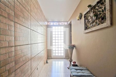 Casa à venda com 131m², 2 quartos e 2 vagas Casa à venda com 131m², 2 quartos e 2 vagasÁrea externa