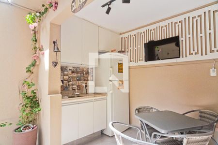 Casa à venda com 131m², 2 quartos e 2 vagas Casa à venda com 131m², 2 quartos e 2 vagasÁrea externa